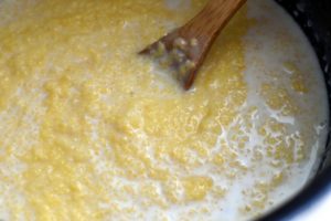 Как варить кукурузную кашу на молоке или воде