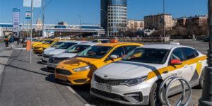 7 лучших служб такси в Москве