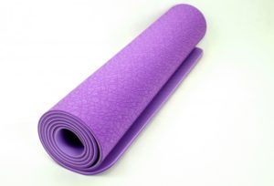 6 лучших ковриков для йоги и фитнеса