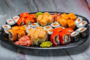 12 лучших доставок суши и роллов в Спб