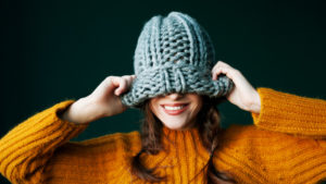 Как стирать вязаную шапку: тонкости, инструкция, полезные советы