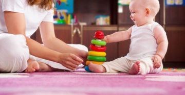 Как развивать ребенка в возрасте 3 месяцев: активные игры, полезные советы